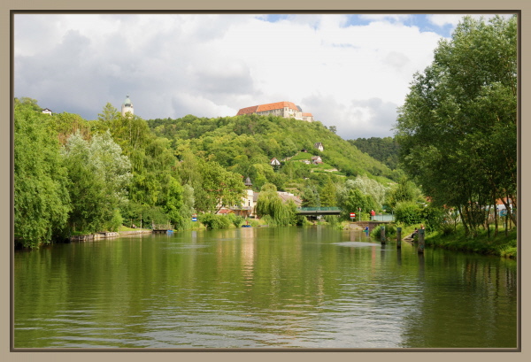 Blick von der Unstrut auf die Neuenburg